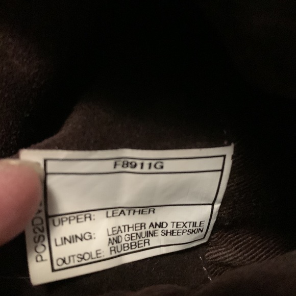 Ugg ladies boots. Size 8.5 - Picture 9 of 11